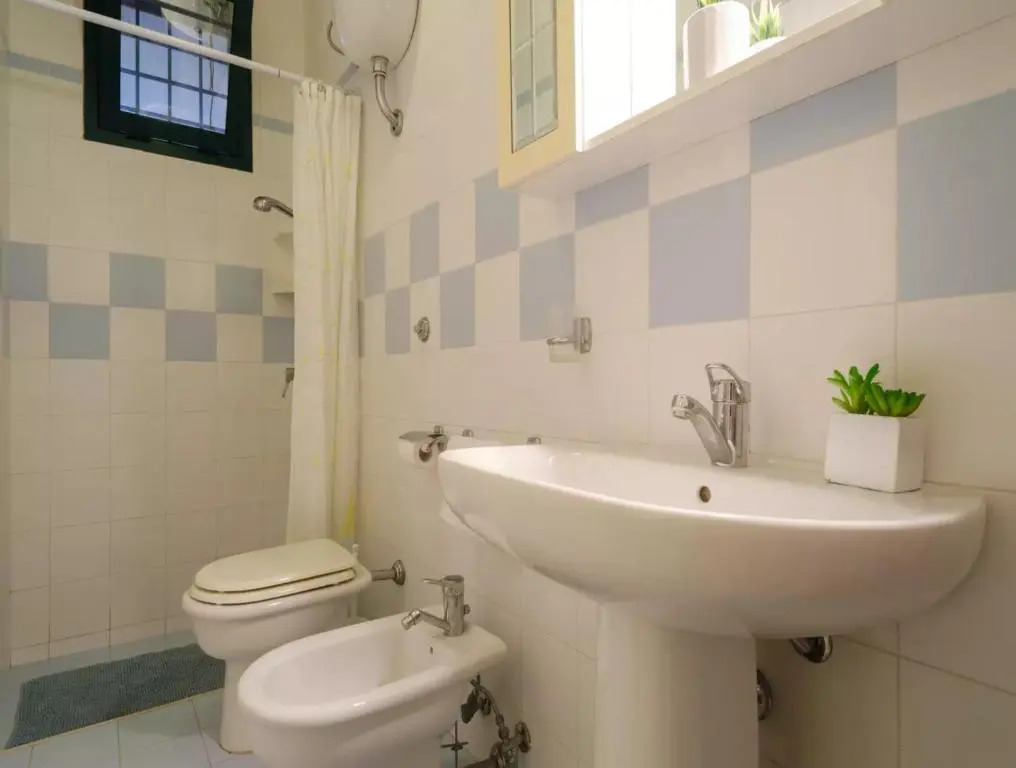 Villa With Climate, Wi-Fi and Private Parking