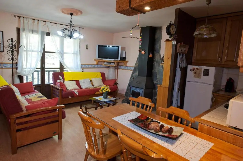 Apartment With one Bedroom in Espot, With Wonderful Mountain View, Enclosed Garden and Wifi