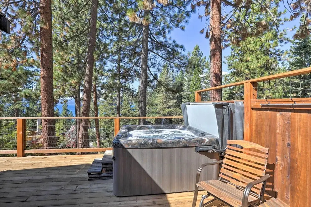 Hot Tub & Lake Tahoe Views: Kings Beach Lodge