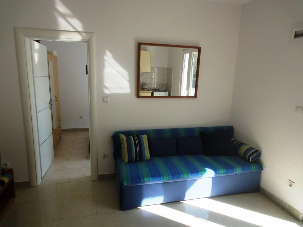 Elizabet - great location & close to the beach - A2(2+2)