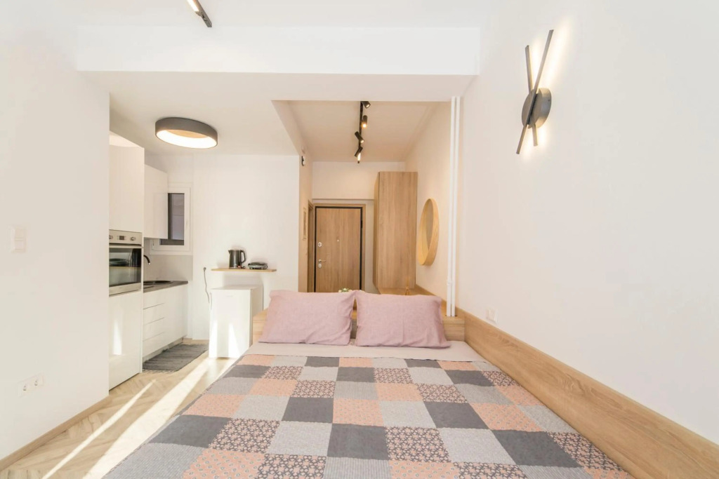 Lovely studio 1' from Attiki metro station