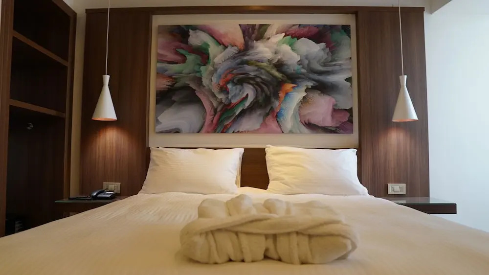 TN & CO Hotel