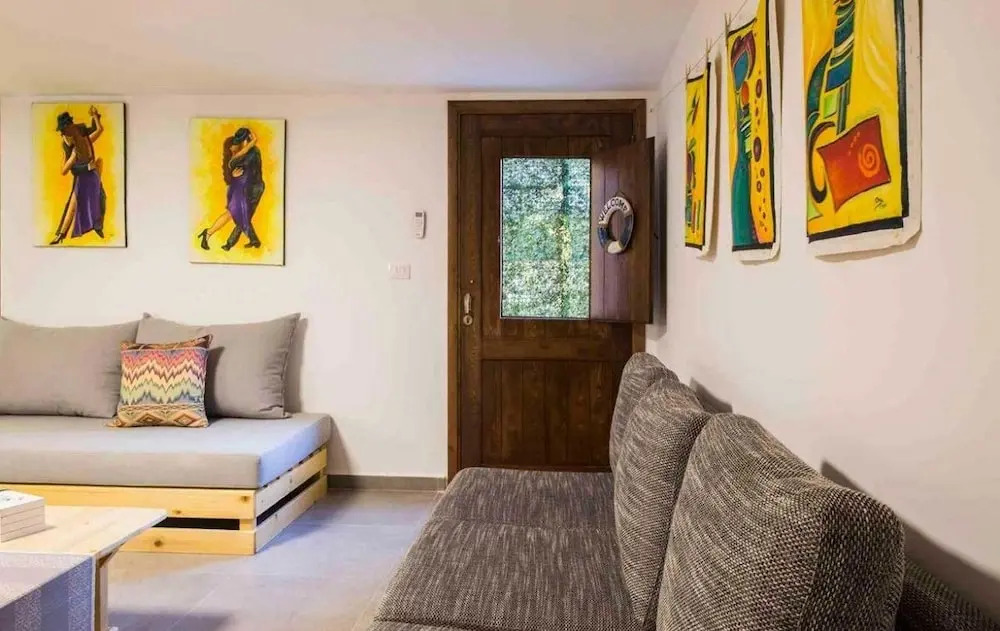 Old Town Guesthouses-Batroun