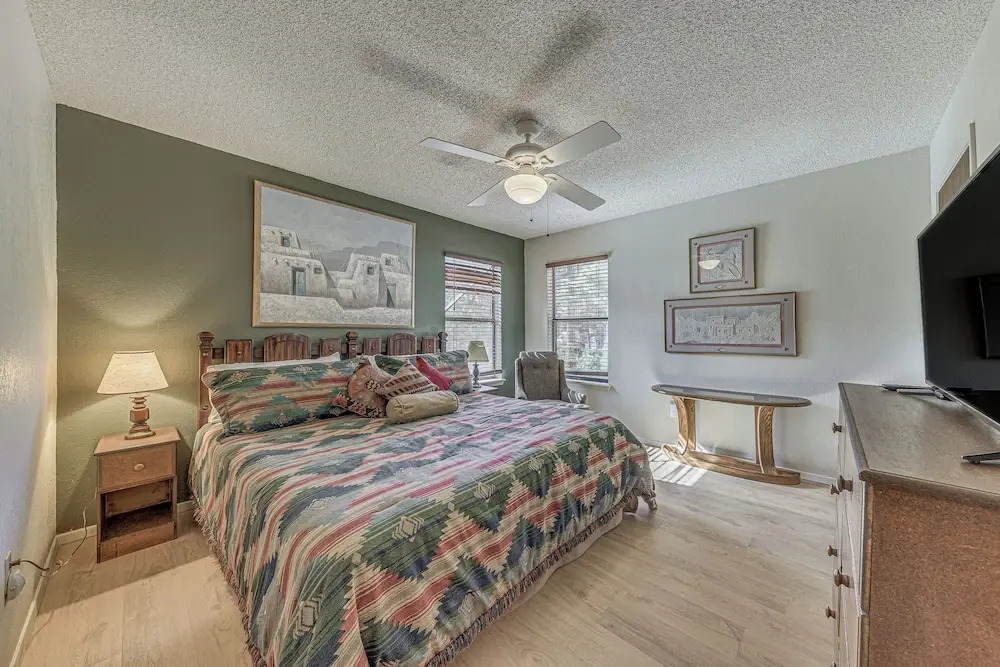 1 Mi to Downtown Ruidoso: Peaceful Forested Cabin!