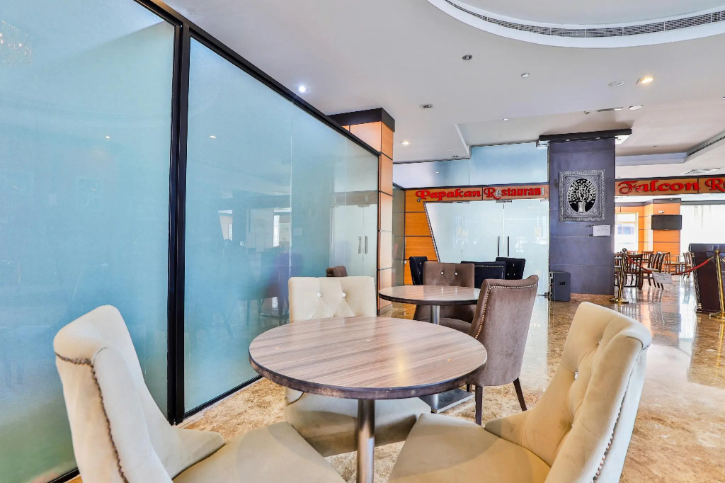 Отель Pearl Swiss Hotel
