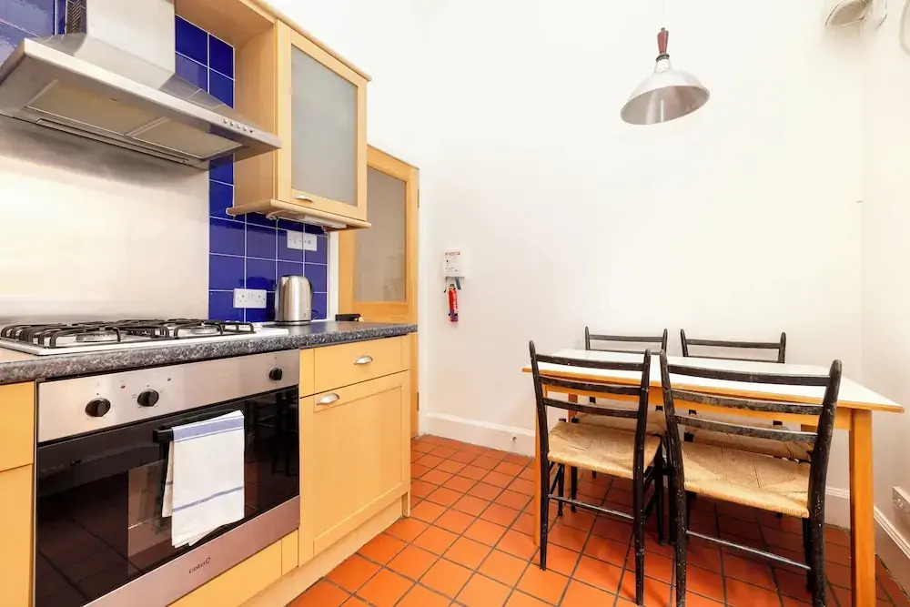 JOIVY Diagon Alley Apartment