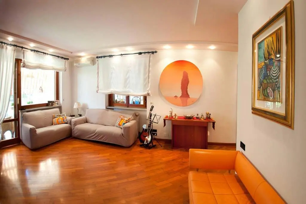 Villa Regina Home