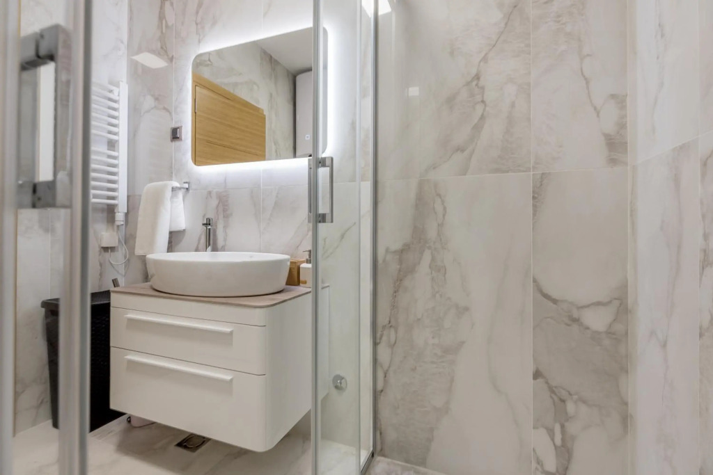 Athos Square Apartments