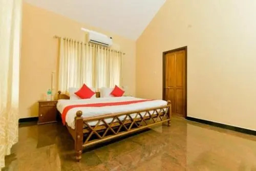 Manjaly Backwater Resort