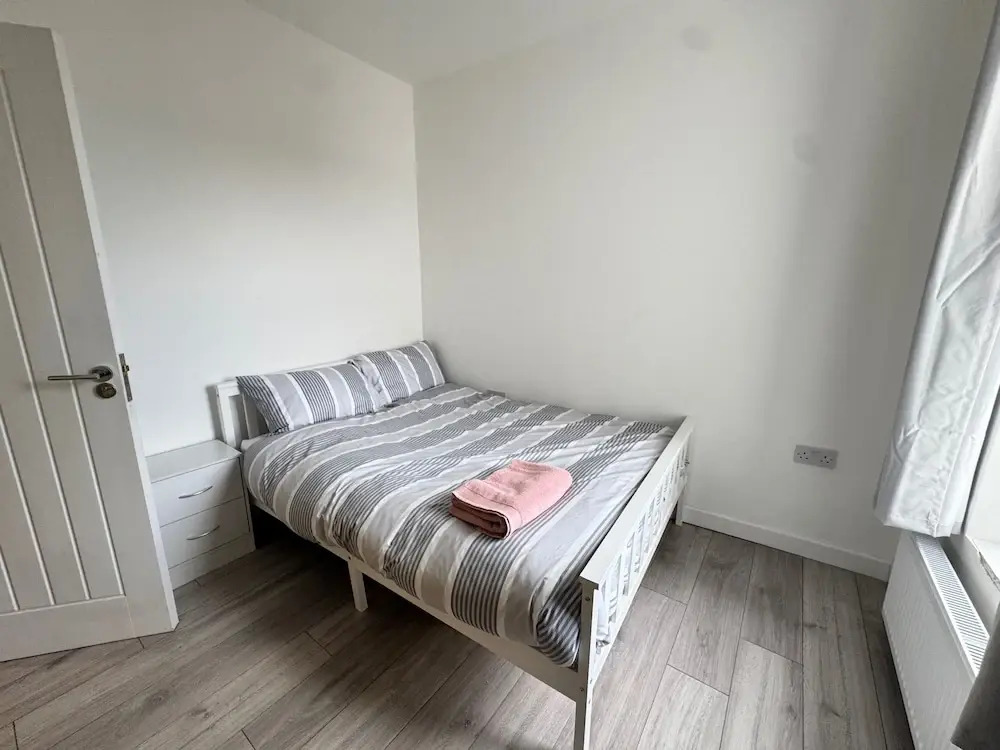 Three Double Rooms in Spacious Home