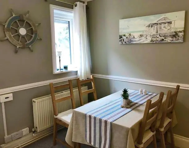 Self contained guest house with walking distance to beach and town center