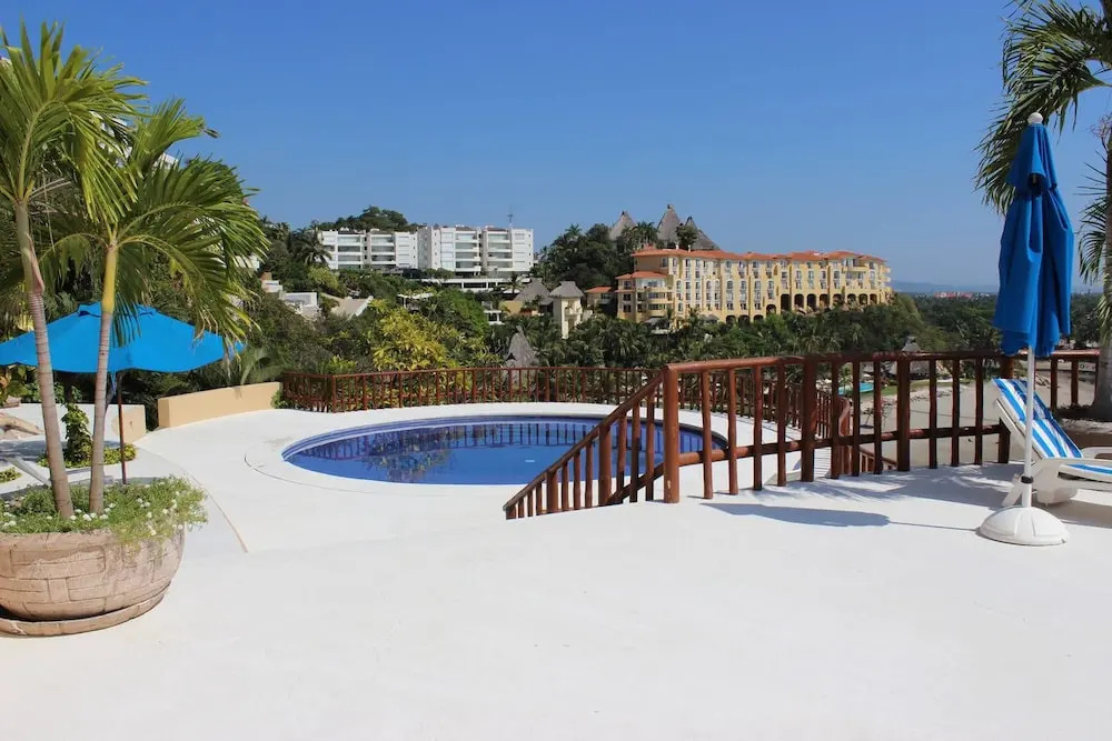 4BR APT IN Paseo DE LA Playa 35, Acapulco Diamante
