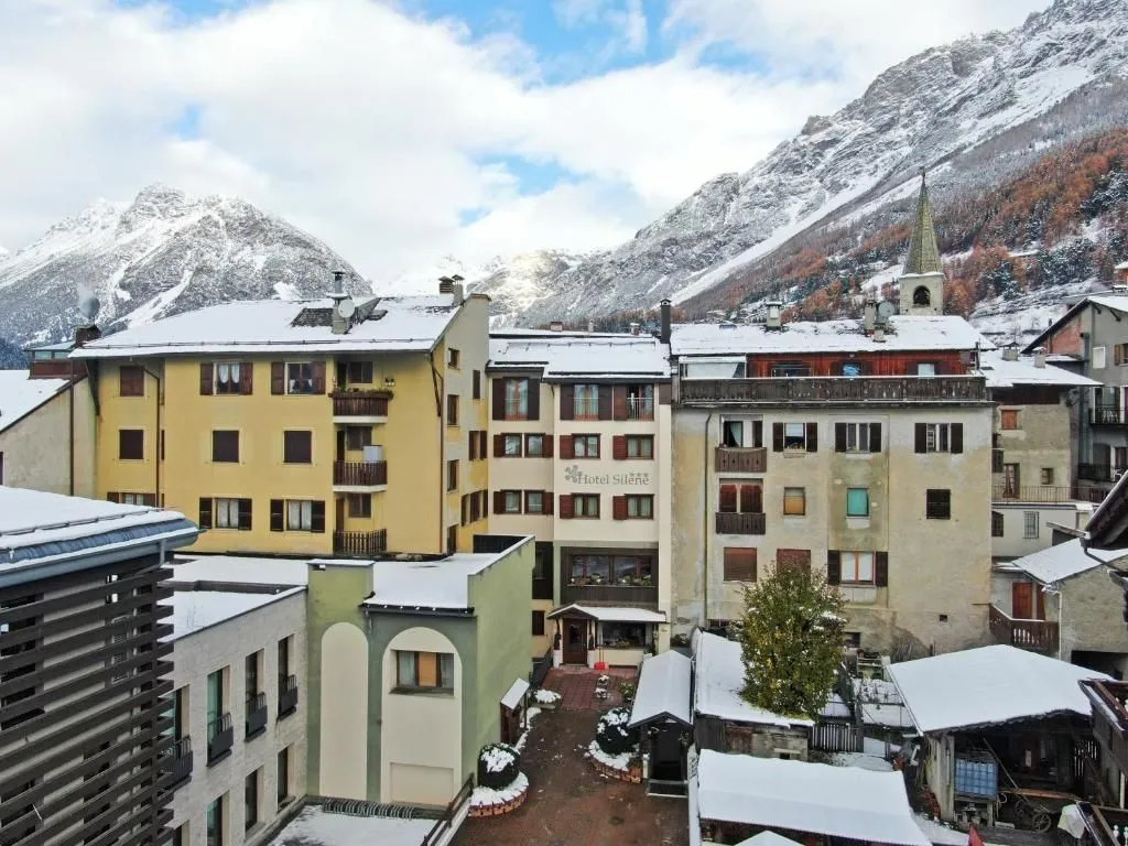 Hotel Silene Parking and Garage