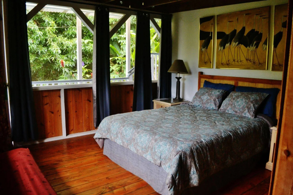 Pomaikai "Lucky" Farm Bed & Breakfast