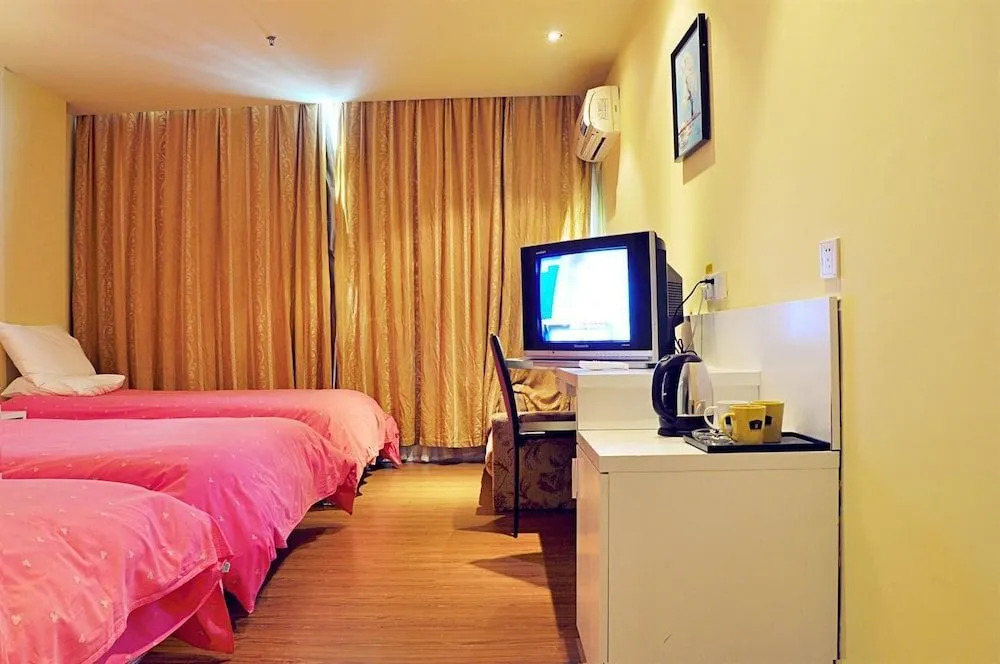 Qingdao Home Inn - Wuyishan Road