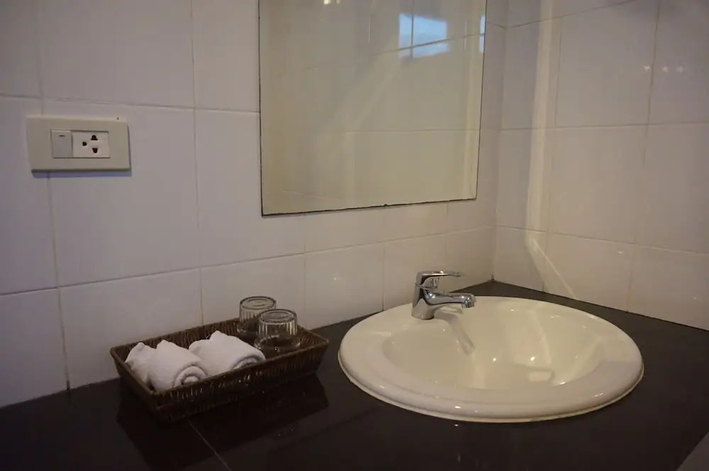 Villa Colina Khao Lak Rooms and Bungalows