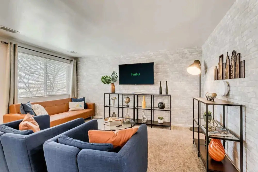 Convenient 2BR Apt w/ Parking, Near Downtown SLC