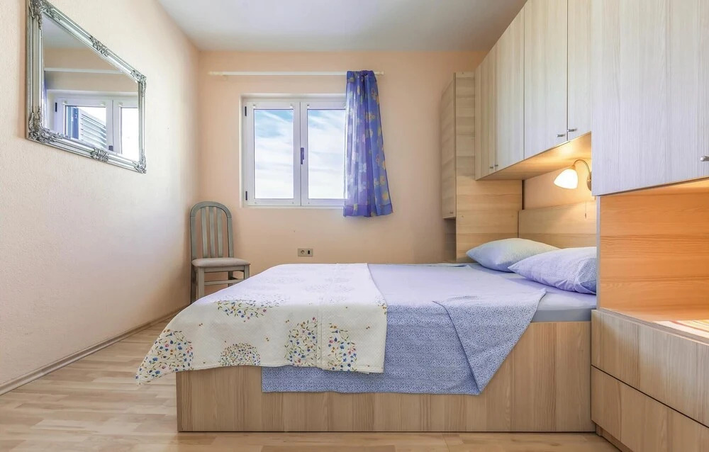 Beautiful Home in Makarska With Wifi and 2 Bedrooms