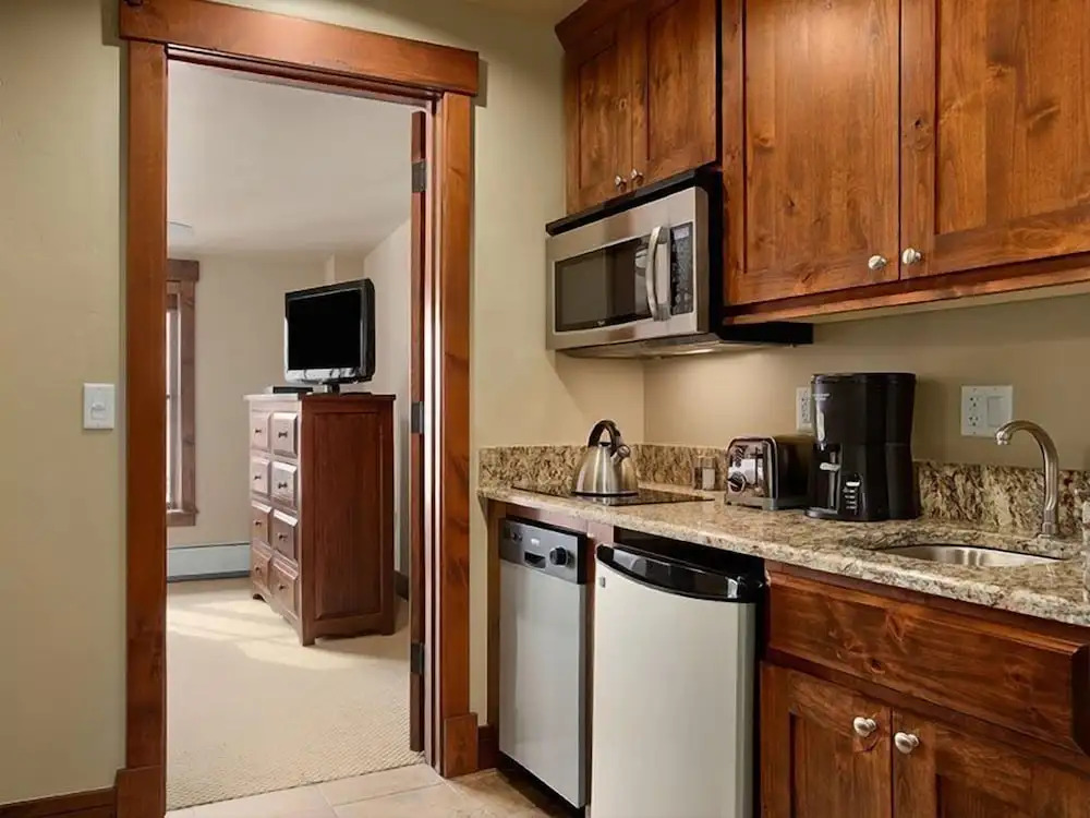 Grand Lodge at Peak 7 - 3 Bedroom Residence - Pool, Hot Tubs, Game Room & More!