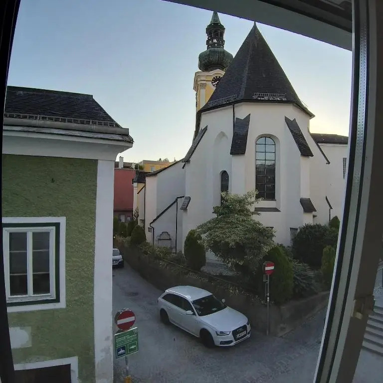 Apartment in Historic Town House