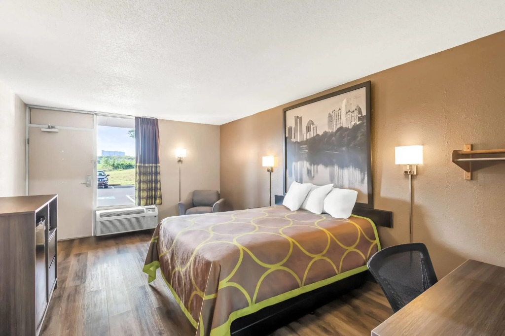 Super 8 by Wyndham Commerce