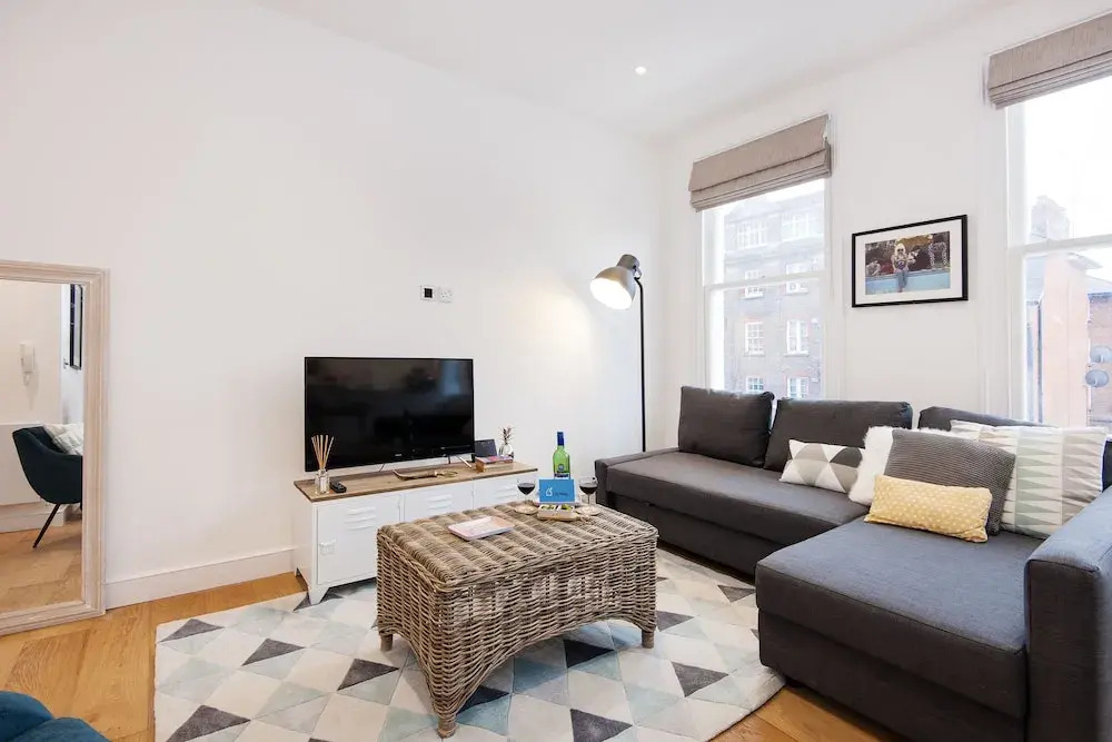 The Lillie Road Residence