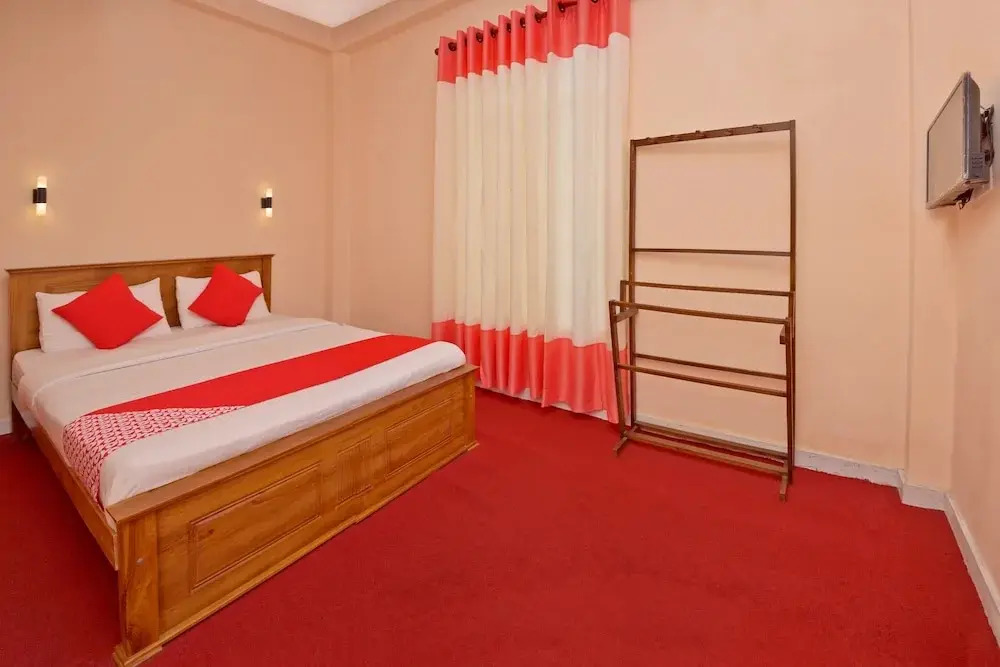 OYO 261 Falcon Tea Garden Hotel