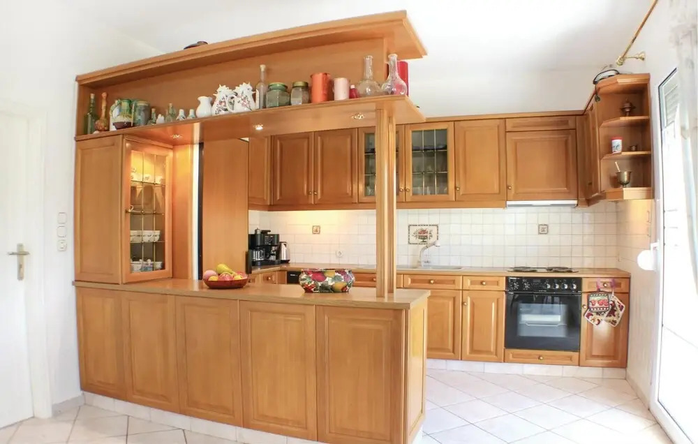 Beautiful Home in Xilokastro With 5 Bedrooms, Outdoor Swimming Pool and Swimming Pool