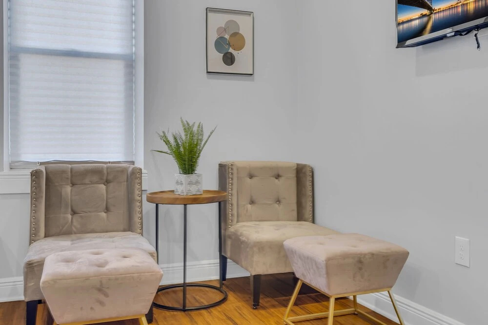 Brewerytown Balcony Retreat 2BR Haven