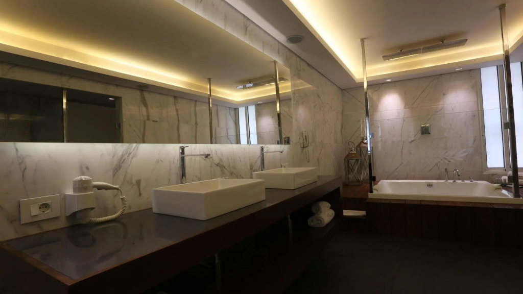 Luxor Hotel