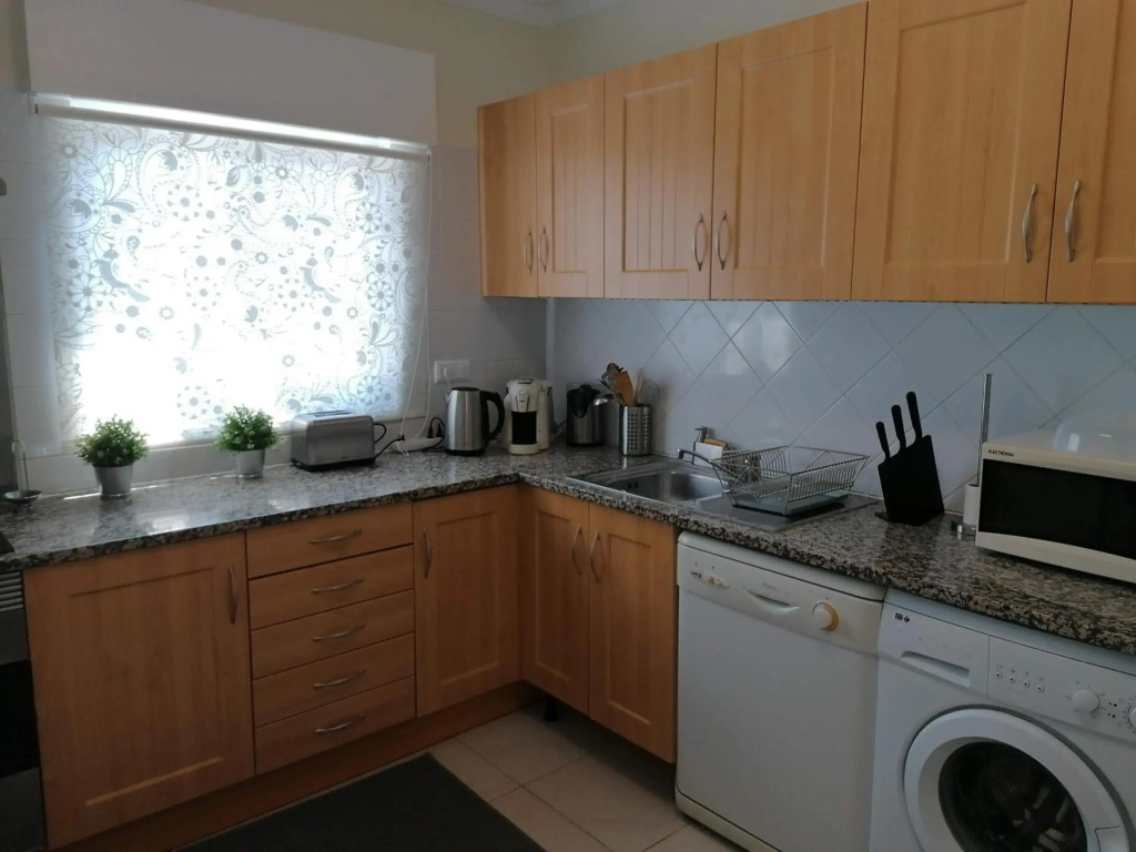 Bel Appartement 2 chambres au cœur d’Albufeira, proche de la magnifique plage de Oura et des loisirs