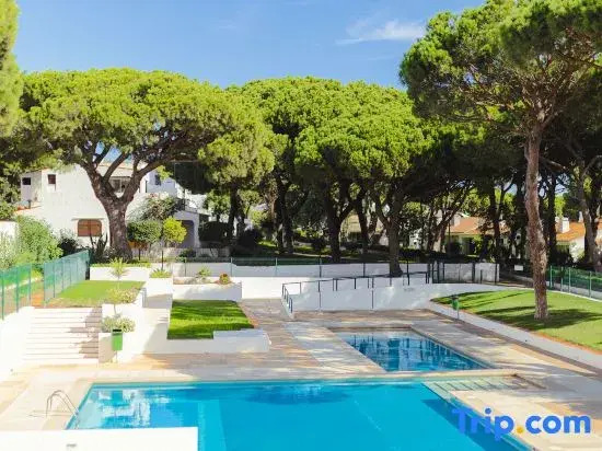 BnB Homes Falésia Beach Cozy Apartment with Terrace & 2 Swimming Pools