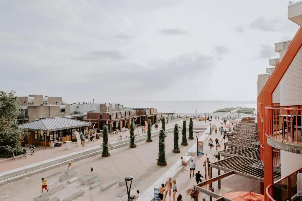 Stijlvol appartement op strand Makkum