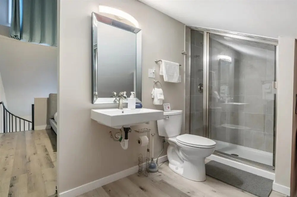 Lakefront Condo Indoor Pool, Sauna, & Pickle Ball