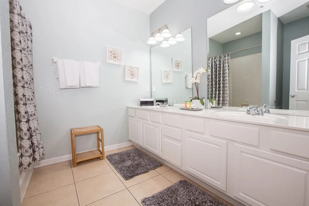 Tropical Dreams Townhome 3 Bedroom Condo by RedAwning