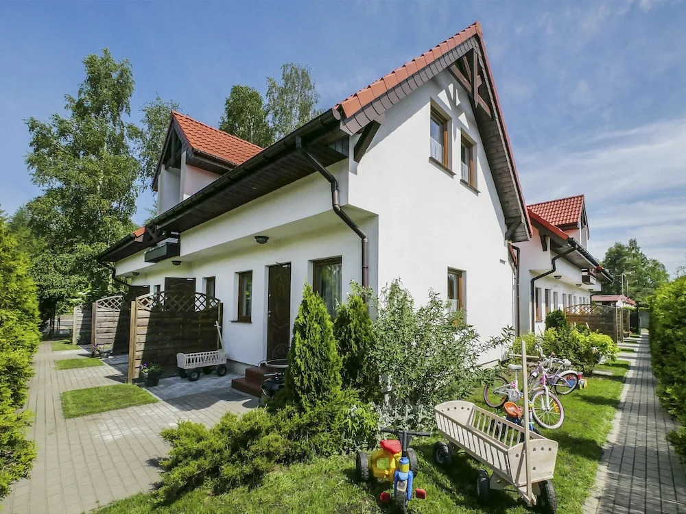 Quaint Holiday Home in Gleznowo With Parasol