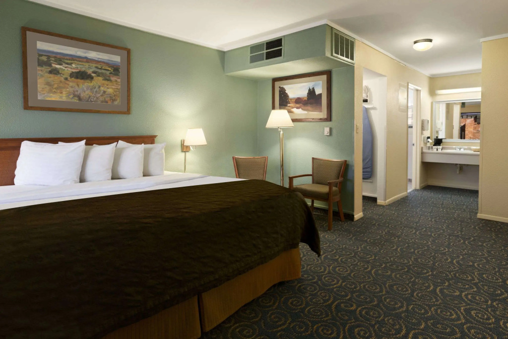 Days Inn & Suites by Wyndham Trinidad