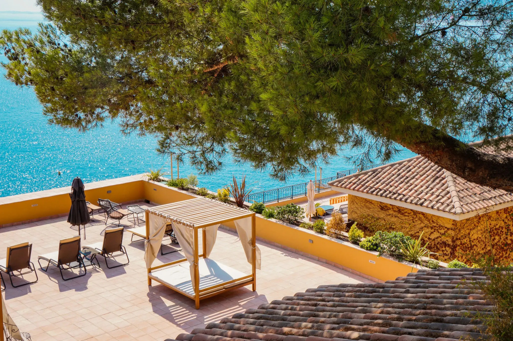 Hôtel La Pérouse Nice Baie des Anges