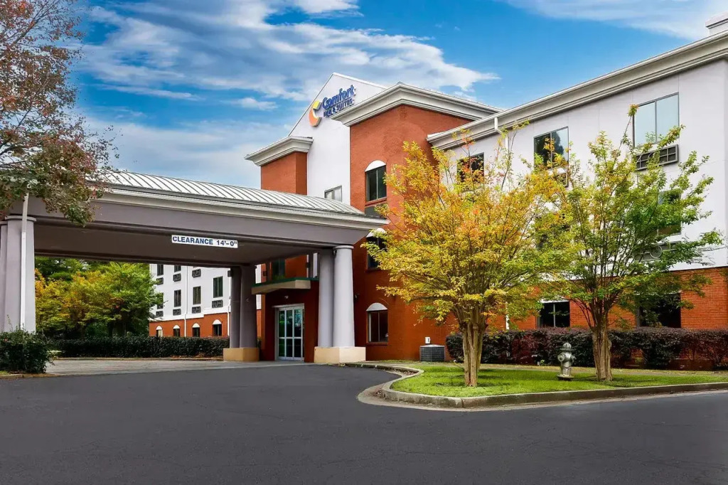 Comfort Inn & Suites Buford near Mall of Georgia
