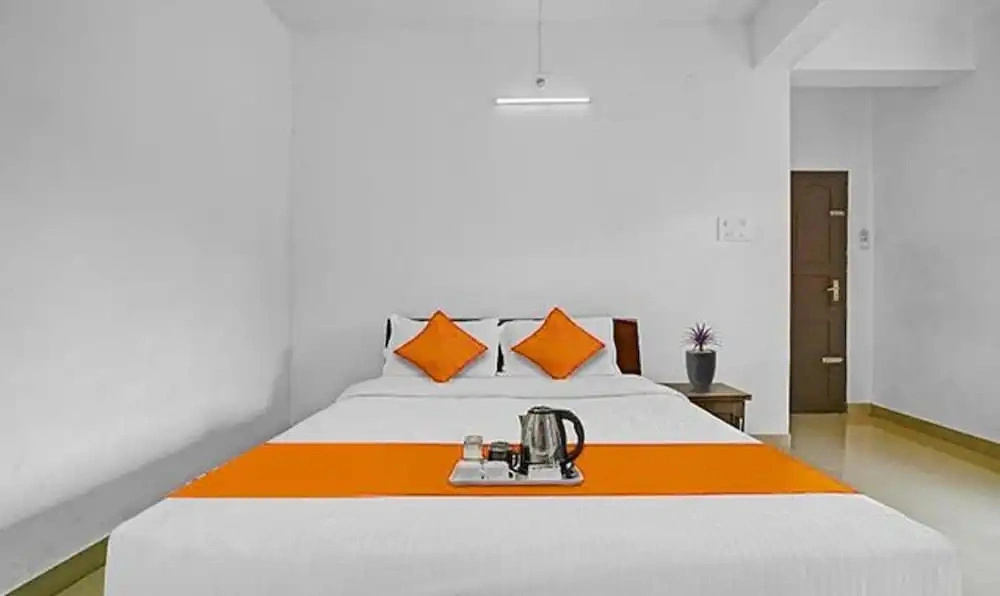 FabHotel Lime Light