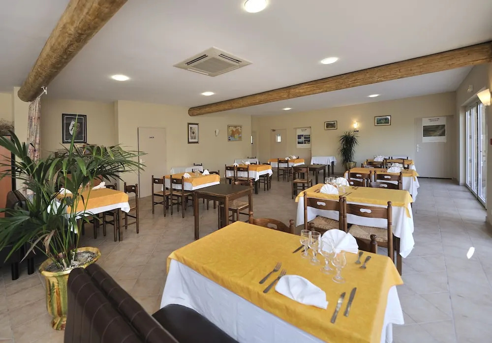 Hotel Pernes Les Fountaines