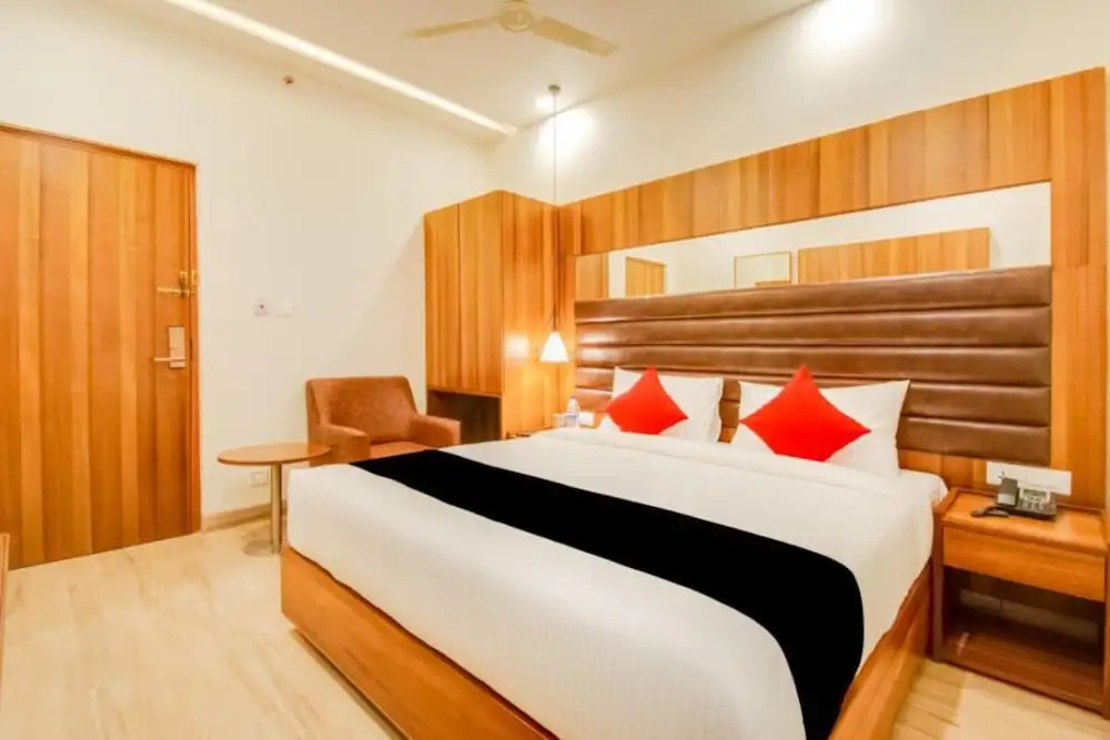 Capital O 62639 Inn The Centre