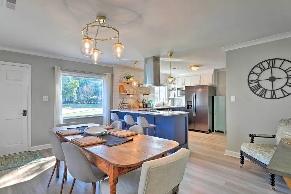 Chic Charleston Home - Half Mile to Park Circle!