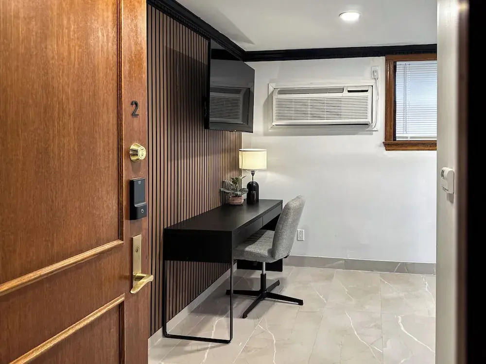 DTW Suites