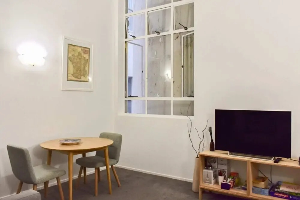 Stylish Queen Street Loft-style 1 Bedroom