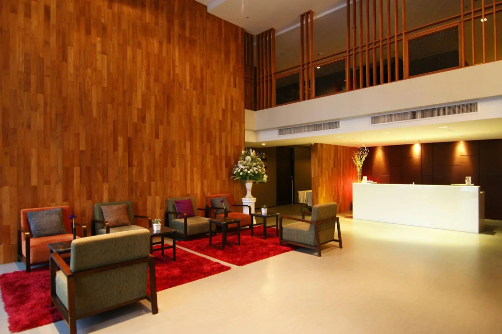 Page 10, Hotel