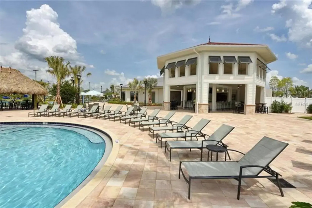 H - New 2 Bedroom Condo - 5 Miles to Disney - Free Water Park
