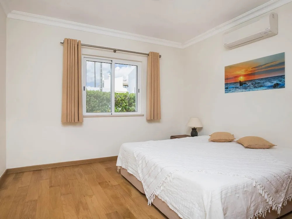Lively Holiday Home in Albufeira With Private Pool 500m From the Beach