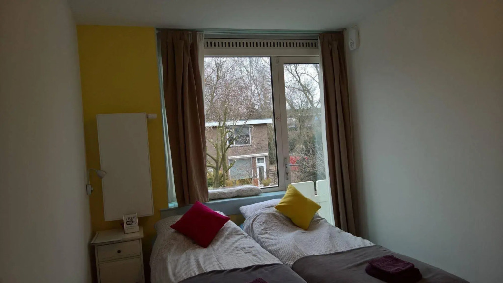 Bed and Breakfast Amsterdam Holy Dove