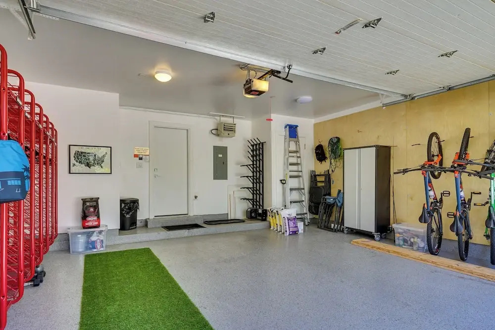Deer Valley Retreat w/ Hot Tub & Movie Room